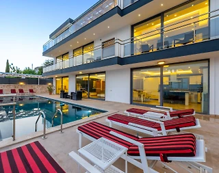 Kaş İslamlar'da Muhteşem Manzaralı, Özel Havuzlu, Lüks Villa - 1