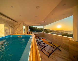 Kaş İslamlar'da Doğa Manzaralı, Serinleme Havuzlu, Kiralık Villa - 1