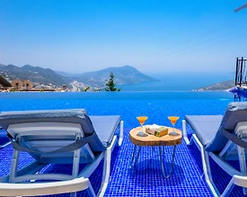 Kalkan Akbel'de Enfes Deniz Manzaralı, Sonsuzluk Havuzlu, 5+1 Villa - 2