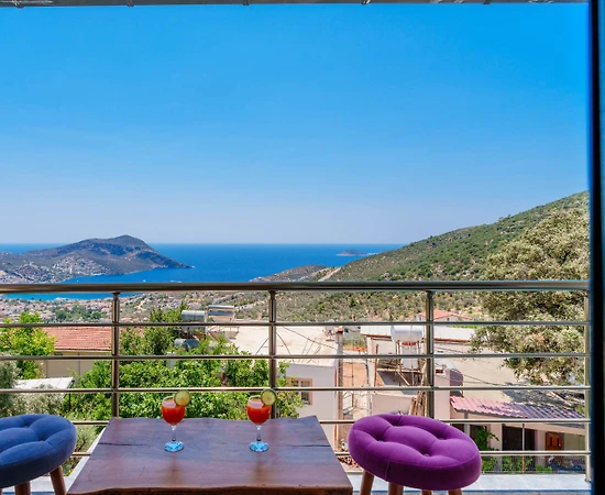 Kalkan Akbel'de Göz Alıcı Deniz Manzaralı, Özel Havuzlu, Kiralık Villa - 1