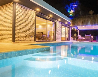 Kaş İslamlar'da Deniz Manzaralı, Sonsuzluk Havuzlu, 4 Kişilik Villa - 4