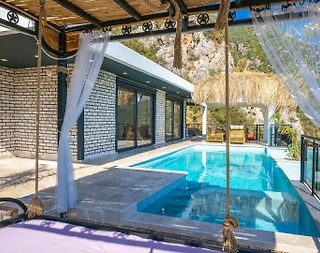 Kaş İslamlar'da Deniz Manzaralı, Sonsuzluk Havuzlu, 4 Kişilik Villa - 2