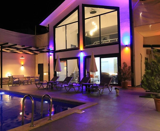Kaş İslamlar'da Huzurlu Doğada, Özel Havuzlu, Modern Villa - 1