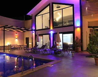 Kaş İslamlar'da Huzurlu Doğada, Özel Havuzlu, Modern Villa - 1