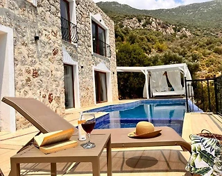 Kalkan Akbel'de Taş Mimarili, Sonsuzluk Havuzlu, Kiralık Villa - 2