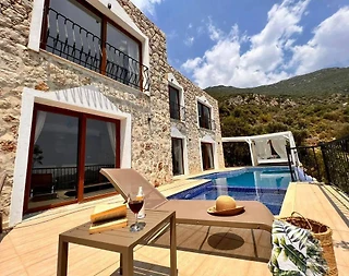 Kalkan Akbel'de Taş Mimarili, Sonsuzluk Havuzlu, Kiralık Villa - 3
