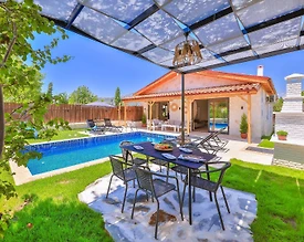 Kaş Bezirgan'da Çekirdek Ailelere Uygun, Özel Havuzlu, Modern Villa - 2