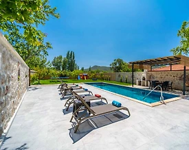 Kaş Bezirgan'da Yetişkin ve Çocuk Havuzlu, Saunalı, Taş Villa - 3