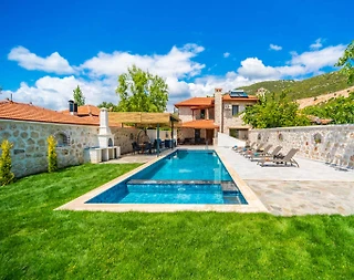 Kaş Bezirgan'da Yetişkin ve Çocuk Havuzlu, Saunalı, Taş Villa - 1