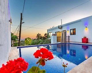 Kalkan Bezirgan'da Deniz Manzaralı, Özel Havuzlu, Balayı Villası - 1