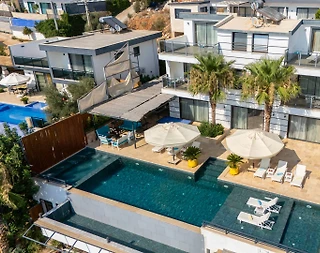 Kaş Bezirgan'da Muhteşem Deniz Manzaralı, Özel Havuzlu, Lüks Villa - 1