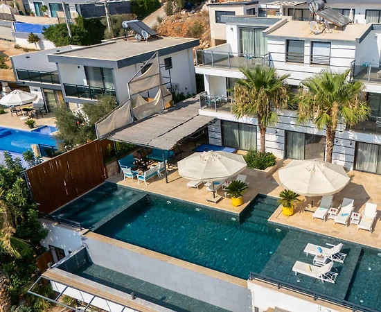 Kaş Bezirgan'da Muhteşem Deniz Manzaralı, Özel Havuzlu, Lüks Villa - 1
