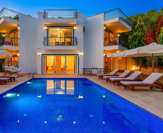 Kaş İslamlar'da Sakin Konumda, Özel Havuzlu, Kiralık Villa - 1