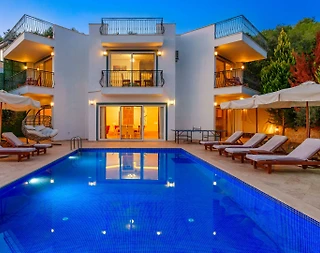 Kaş İslamlar'da Sakin Konumda, Özel Havuzlu, Kiralık Villa - 1