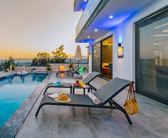 Kaş Çavdır'da Çocuk Oyun Alanlı, Özel Havuzlu, Lüks Villa - 1