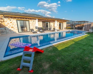 Kaş Çayköy'de Yemyeşil Bahçeli, Özel Havuzlu, Şık Tatil Villası - 4