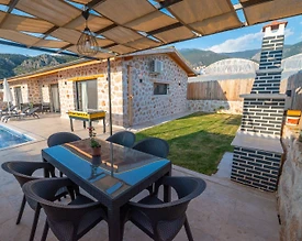Kaş Çayköy'de Yemyeşil Bahçeli, Özel Havuzlu, Şık Tatil Villası - 3