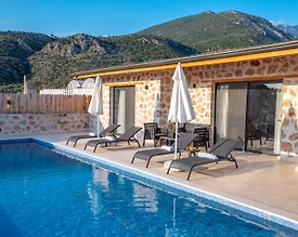 Kaş Çayköy'de Yemyeşil Bahçeli, Özel Havuzlu, Şık Tatil Villası - 2