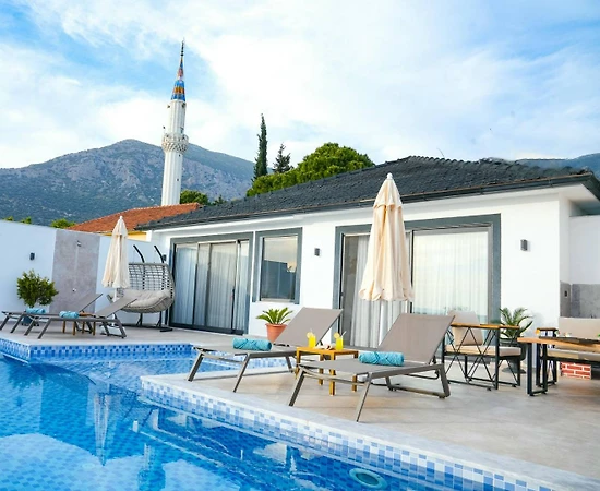Kaş Çayköy'de Doğa Manzaralı, Özel Havuzlu, Jakuzili Kiralık Villa - 1