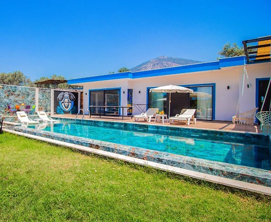 Kaş Çayköy'de Modern Tasarımlı, Özel Havuzlu, Lüks Villa - 1