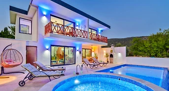 Kalkan İkizce'de Muhteşem Dağ Manzaralı, Özel Havuzlu, Şık Villa