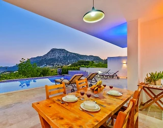 Kalkan İkizce'de Muhteşem Dağ Manzaralı, Özel Havuzlu, Şık Villa - 4