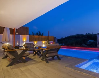 Kaş İslamlar'da Çiftlere Uygun, Özel Havuzlu, Modern Tasarımlı Villa - 4