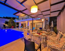 Kaş İslamlar'da Muhteşem Tasarımlı, Özel Havuzlu, Lüks Villa - 2