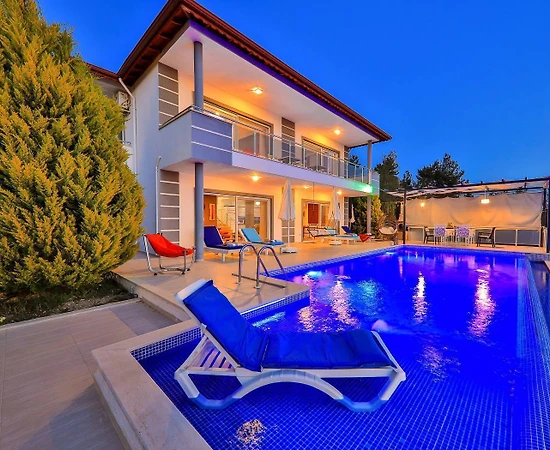 Kaş İslamlar'da Muhteşem Tasarımlı, Özel Havuzlu, Lüks Villa - 1