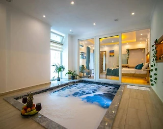 Kaş İslamlar'da Sakin Konumda, Isıtmalı Havuzlu, Balayı Villası - 5