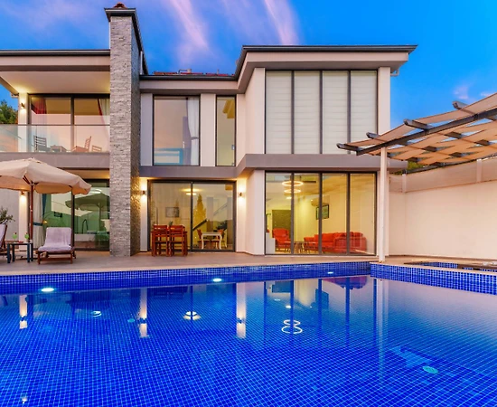 Kaş İslamlar'da Modern Tasarımlı, Özel Havuzlu, 2+1 Villa - 1