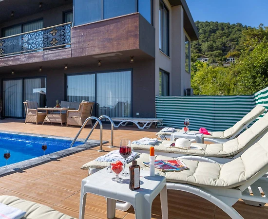 Kaş İslamlar'da Doğa Manzaralı, Özel Havuzlu, Jakuzili, Kiralık Villa - 1
