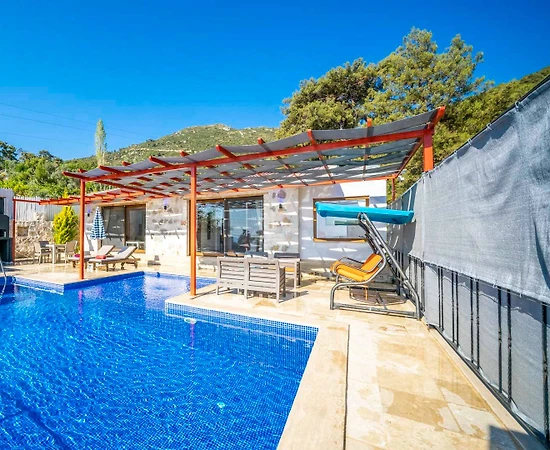 Kaş İslamlar'da Otantik Mimarili, Özel Sonsuzluk Havuzlu, Taş Villa - 1