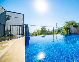 Kaş İslamlar'da Otantik Mimarili, Özel Sonsuzluk Havuzlu, Taş Villa - 3