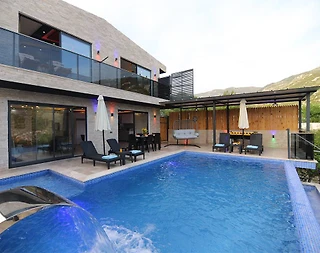 Kaş İslamlar'da Huzurlu Konumda, Özel Havuzlu, Kiralık Villa - 2
