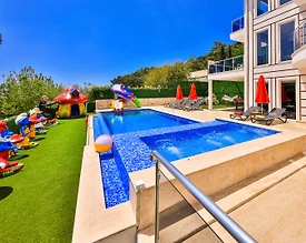 İslamlar'da Doğa Manzaralı, Özel Havuzlu, Çocuk Oyun Alanlı Villa - 3