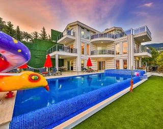 İslamlar'da Doğa Manzaralı, Özel Havuzlu, Çocuk Oyun Alanlı Villa - 1