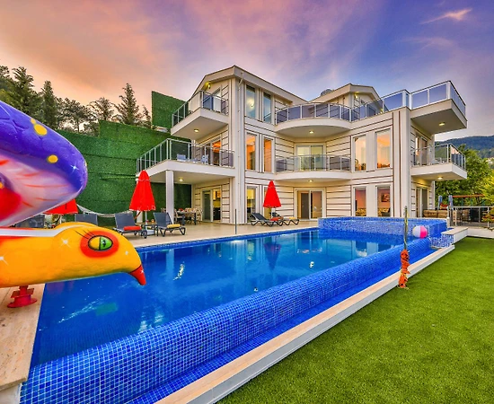 İslamlar'da Doğa Manzaralı, Özel Havuzlu, Çocuk Oyun Alanlı Villa - 1