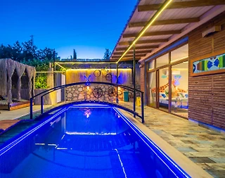 Kaş İslamlar'da Deniz Manzaralı, Havuzlu, Lüks Tatil Villası - 2