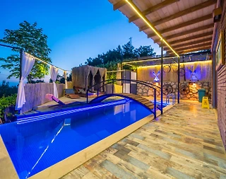 Kaş İslamlar'da Deniz Manzaralı, Havuzlu, Lüks Tatil Villası - 3