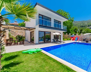 Kaş İslamlar'da Göz Alıcı Manzaraya Sahip, Özel Havuzlu, Kiralık Villa - 1