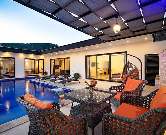Kalkan İslamlar'da Doğa İçerisinde, Kapalı Havuzlu, Kiralık Villa - 1