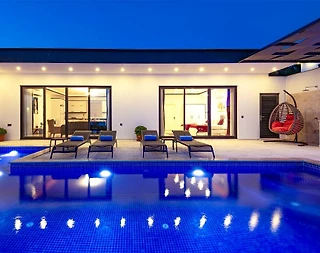 Kalkan İslamlar'da Doğa İçerisinde, Kapalı Havuzlu, Kiralık Villa - 2