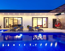 Kalkan İslamlar'da Doğa İçerisinde, Kapalı Havuzlu, Kiralık Villa - 2