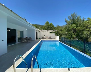 Kaş İslamlar'da Muhteşem Doğa Manzaralı, Özel Havuzlu, Lüks Villa - 1