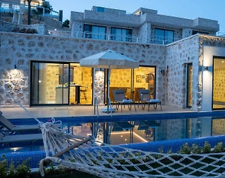 Kaş İslamlar'da Taş Mimarili, Kapalı Havuzlu, Bahçeli Villa - 3