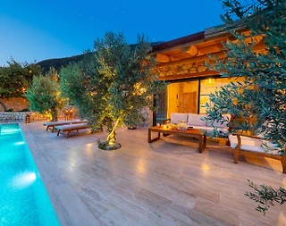 Kalkan Kalamar'da Denize Sıfır, Özel Plajlı ve Özel Havuzlu, Kiralık Villa - 3