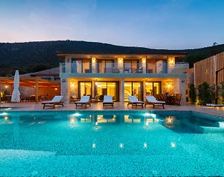 Kaş Kalkan'da Kalabalık Ailelere Uygun, Özel Plajlı, Lüks Villa  - 1