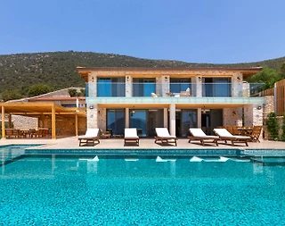 Kaş Kalkan'da Kalabalık Ailelere Uygun, Özel Plajlı, Lüks Villa - 3