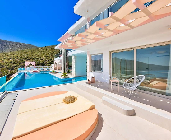 Kalkan Kalamar'da Geniş Ailelere Uygun, Özel Havuzlu, Manzaralı Villa - 1